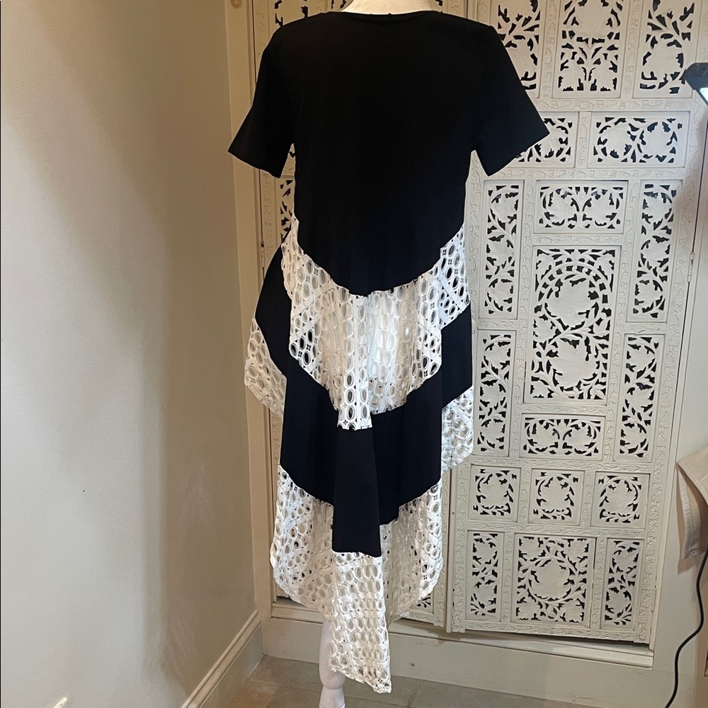 CQBYCQ Black short sleeve shirt cream /white Lace trim tier back
